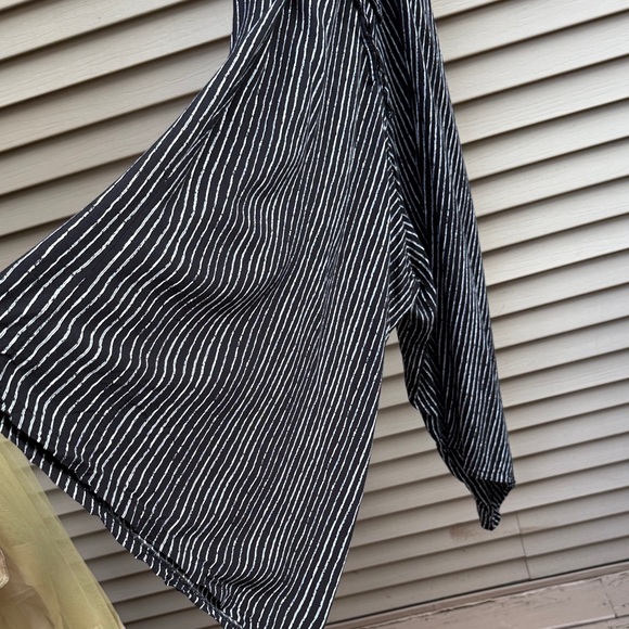 Zanzea Black & White Striped Loose Cropped Jumpsuit Size Medium - Picture 10 of 11